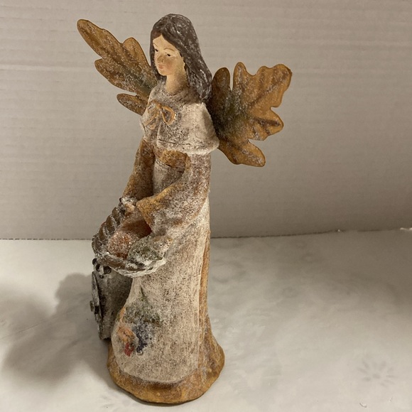 Resin Harvest Angel Figurine Metal Leaf Shaped Wings Vegetable Basket & Cart - Picture 3 of 5